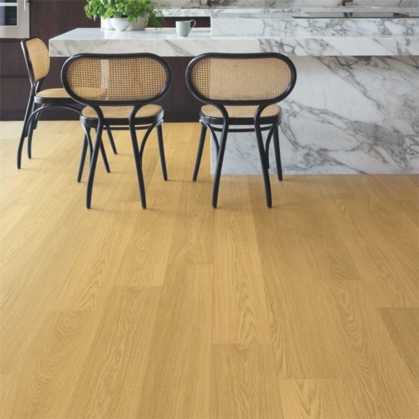 Quick-Step Signature Natural Varnished Oak SIG4749 | Floorstore