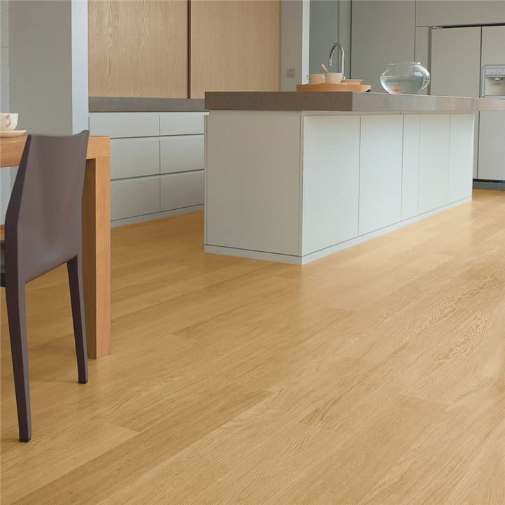 Natural Varnished Oak EL896