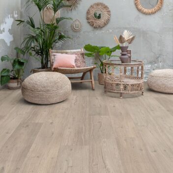 living room settings with goose flooring