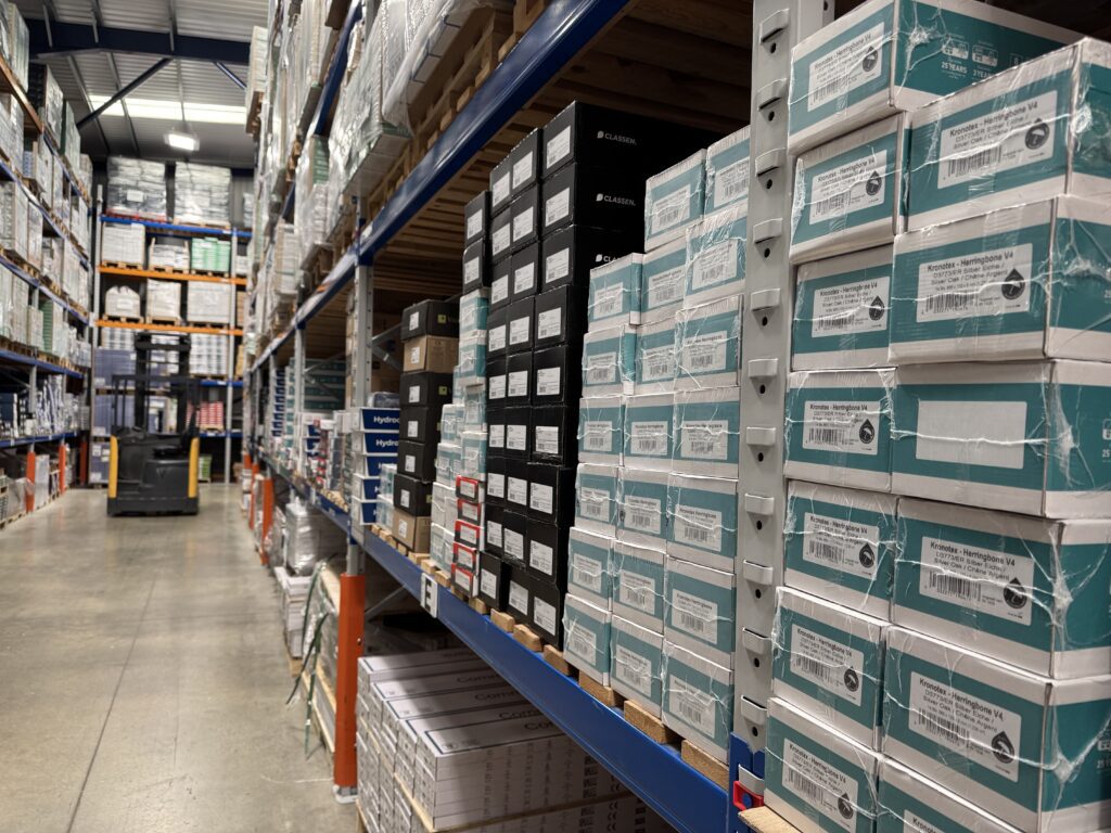 stock-shot-warehouse