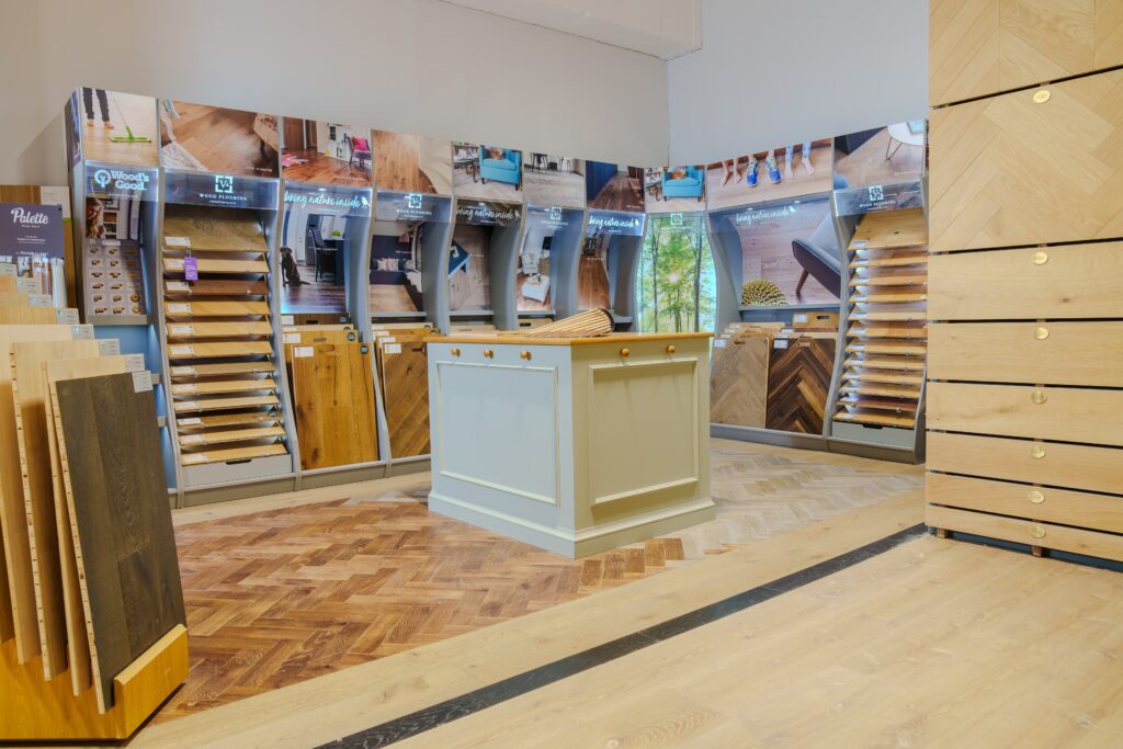 Leeds V4 wood flooring stand